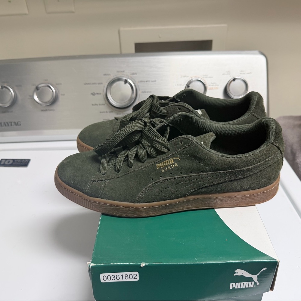 Puma Suede Sneakers - Dark Green mens sz.9